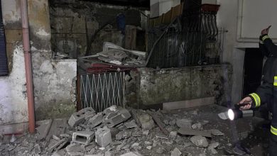 Secondigliano, crolla il solaio di una palazzina